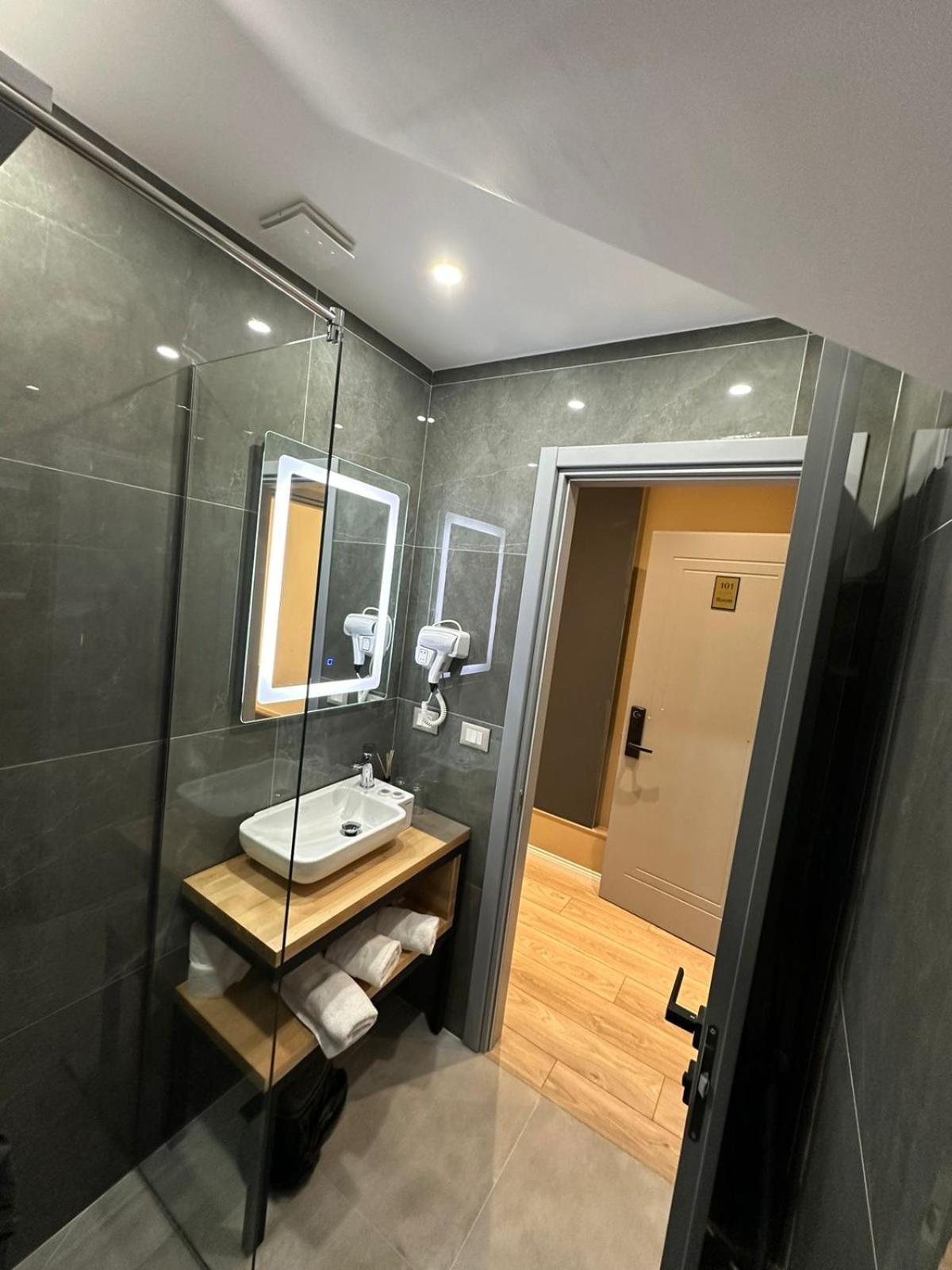 Hotel Europa กรูเยอ ภายนอก รูปภาพ